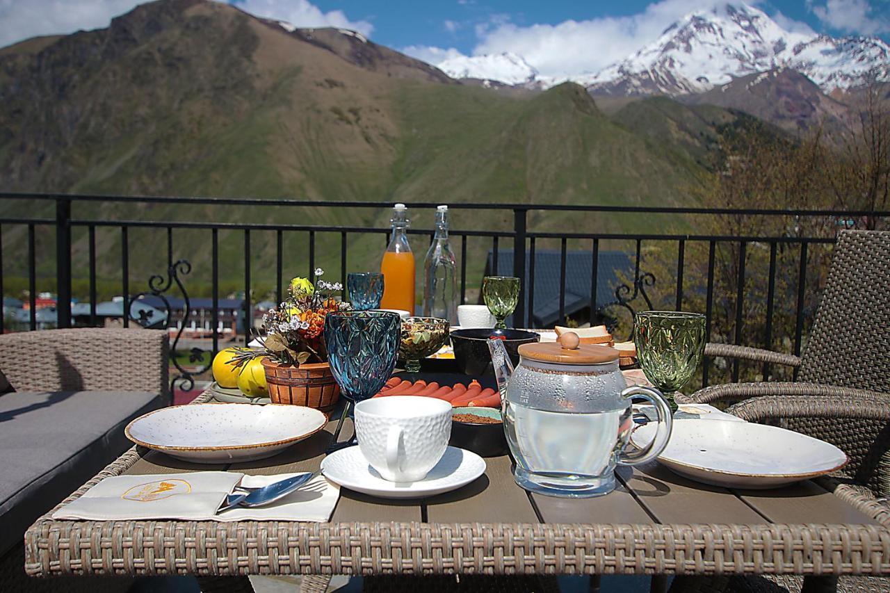 Mood Hotel Kazbegi Buitenkant foto
