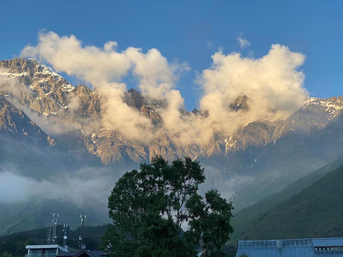 Mood Hotel Kazbegi Buitenkant foto