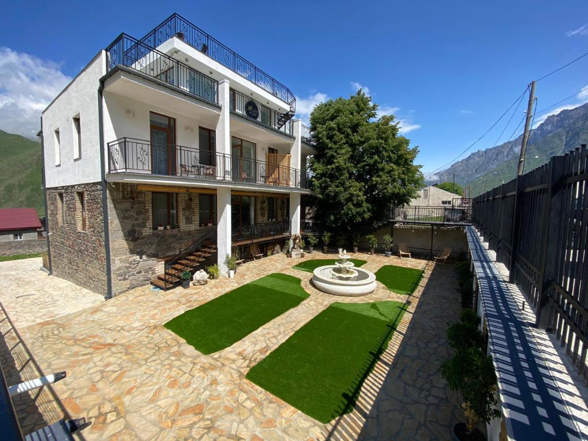 Mood Hotel Kazbegi Buitenkant foto