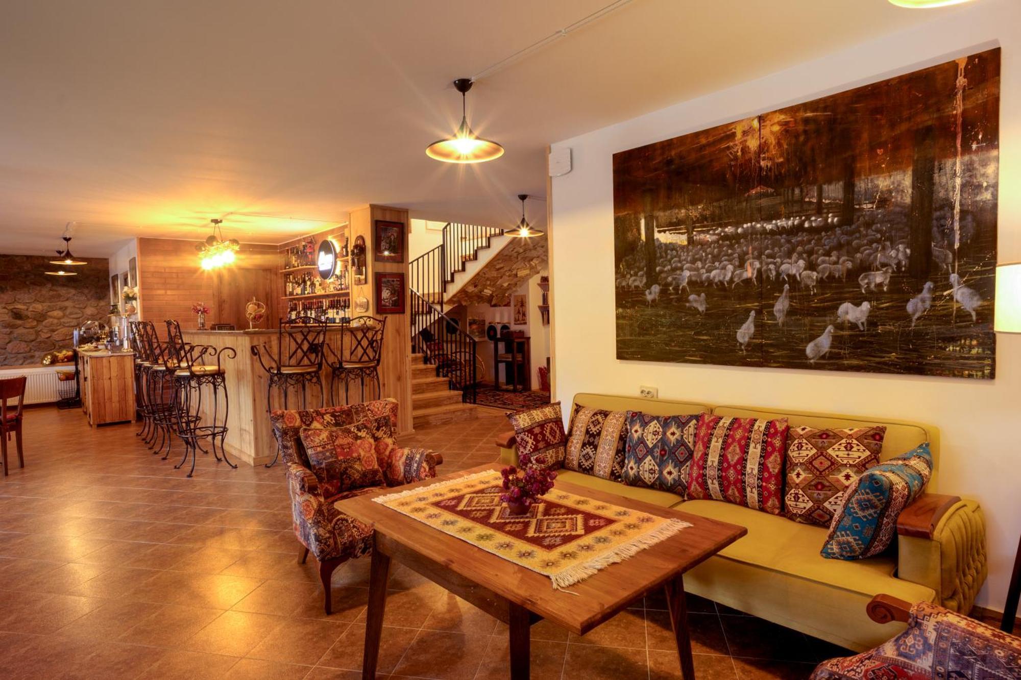 Mood Hotel Kazbegi Buitenkant foto