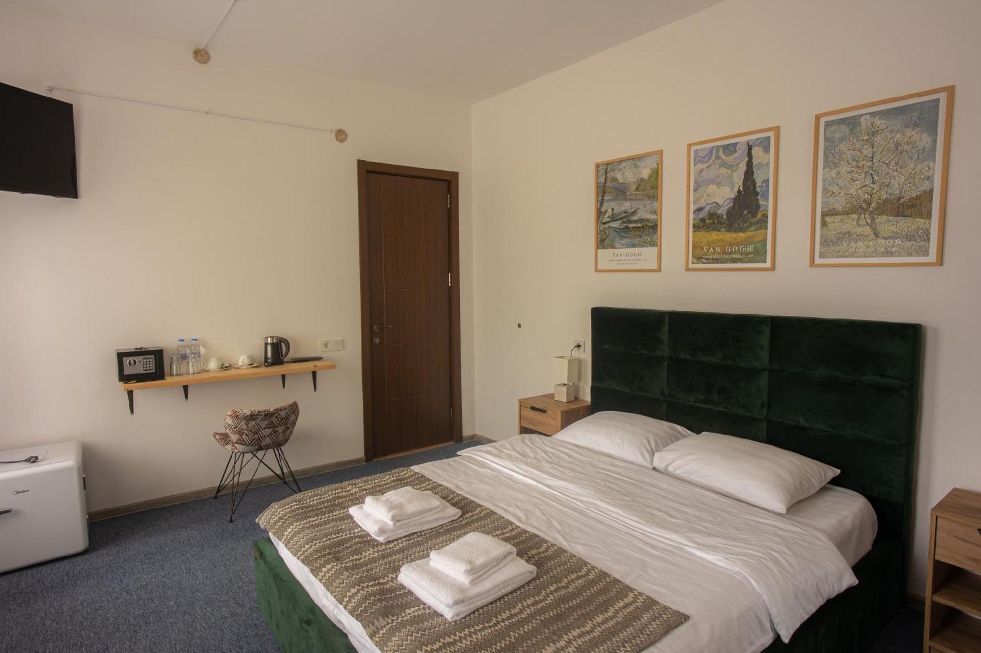 Mood Hotel Kazbegi Buitenkant foto